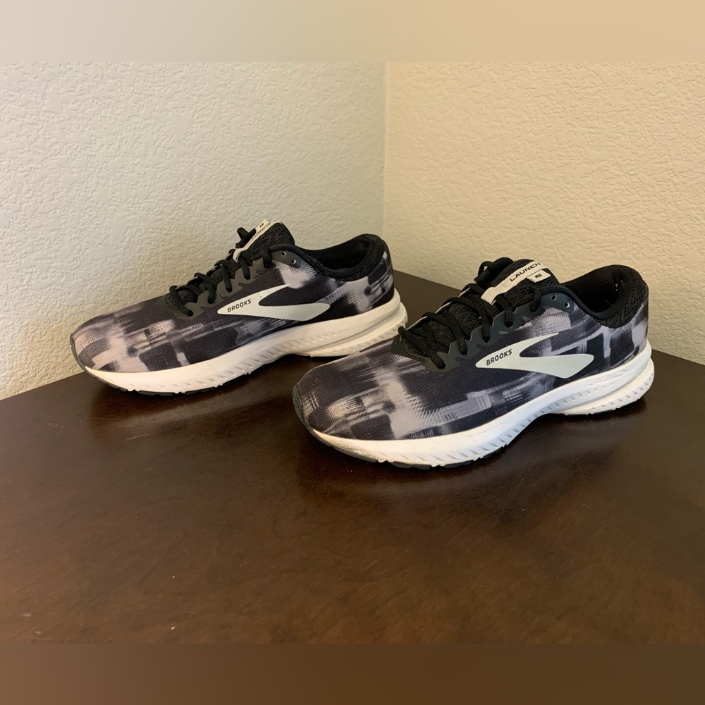 BROOKS Launch 6 Black Grey Running Sneaker Geometric Women’s Size 10